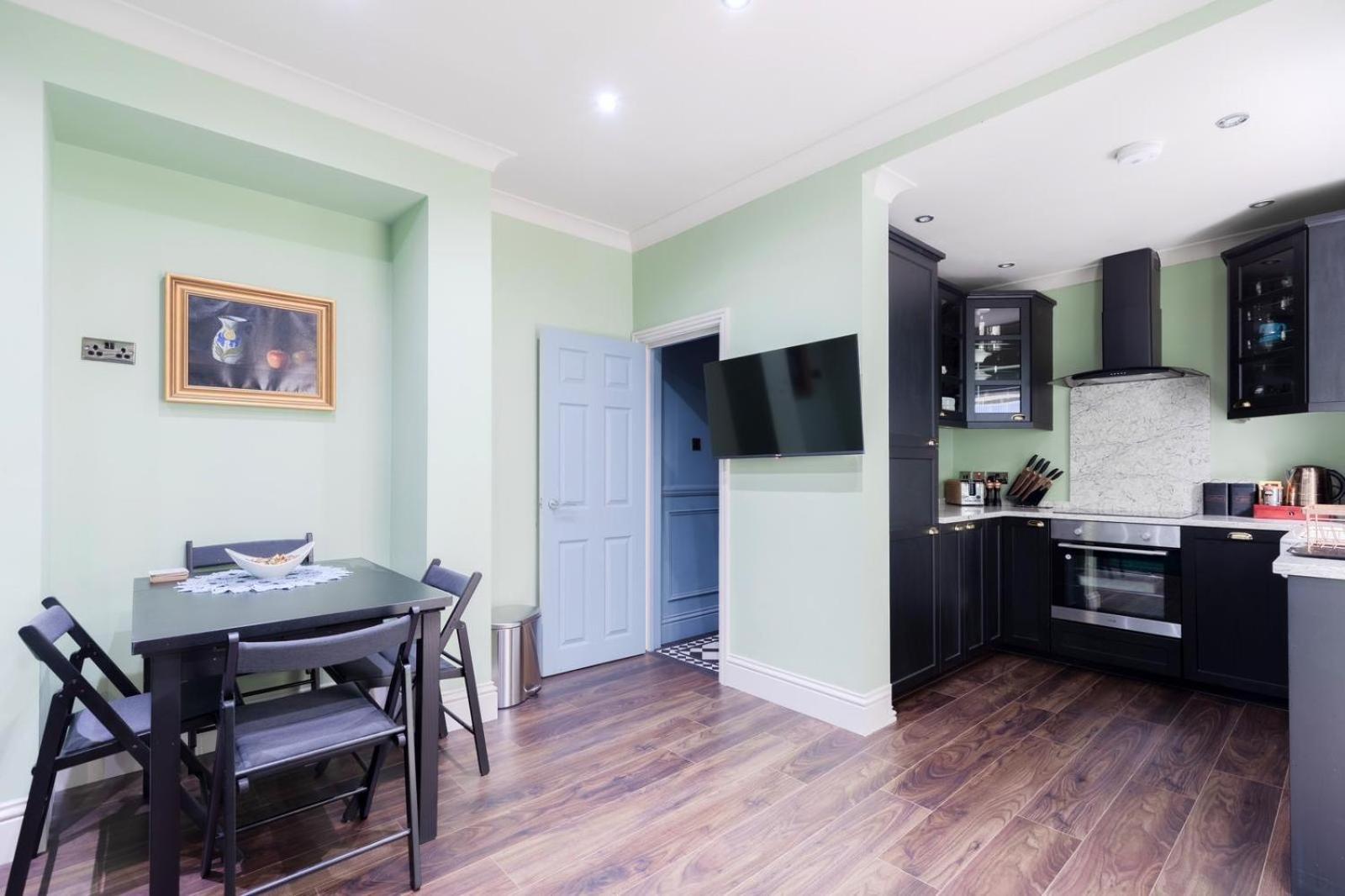 Stylish 2 Bedrooms Flat Sleeps 6 & Garden London Zone 2 Cls Central Buitenkant foto